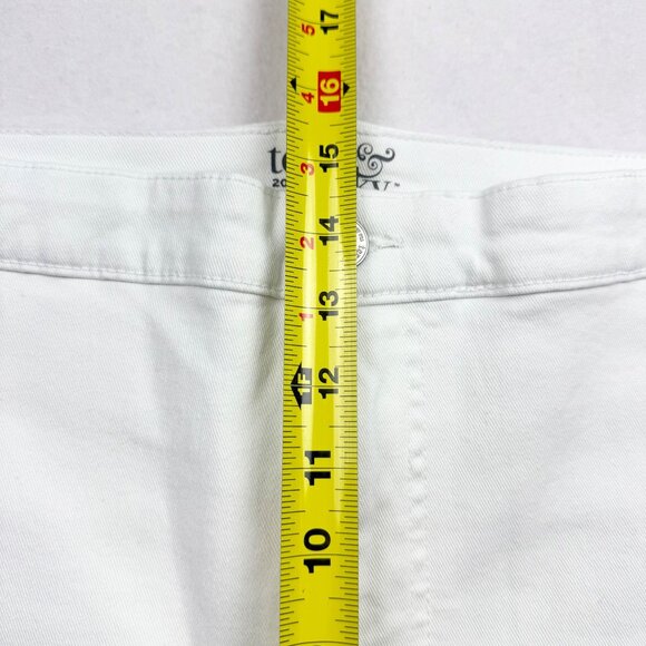 NWT Terra & Sky Women's Straight High Rise Stretch White Denim Jeans Plus Sz 20W - Picture 7 of 9